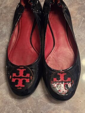 Tory Burch Black Patent Leather Reva Ballet Flats with Red Insole